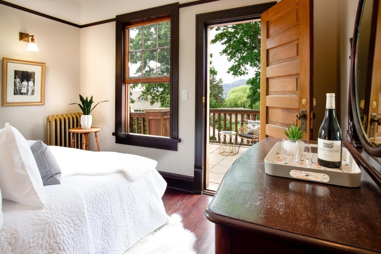 Naramata Inn Εξωτερικό φωτογραφία