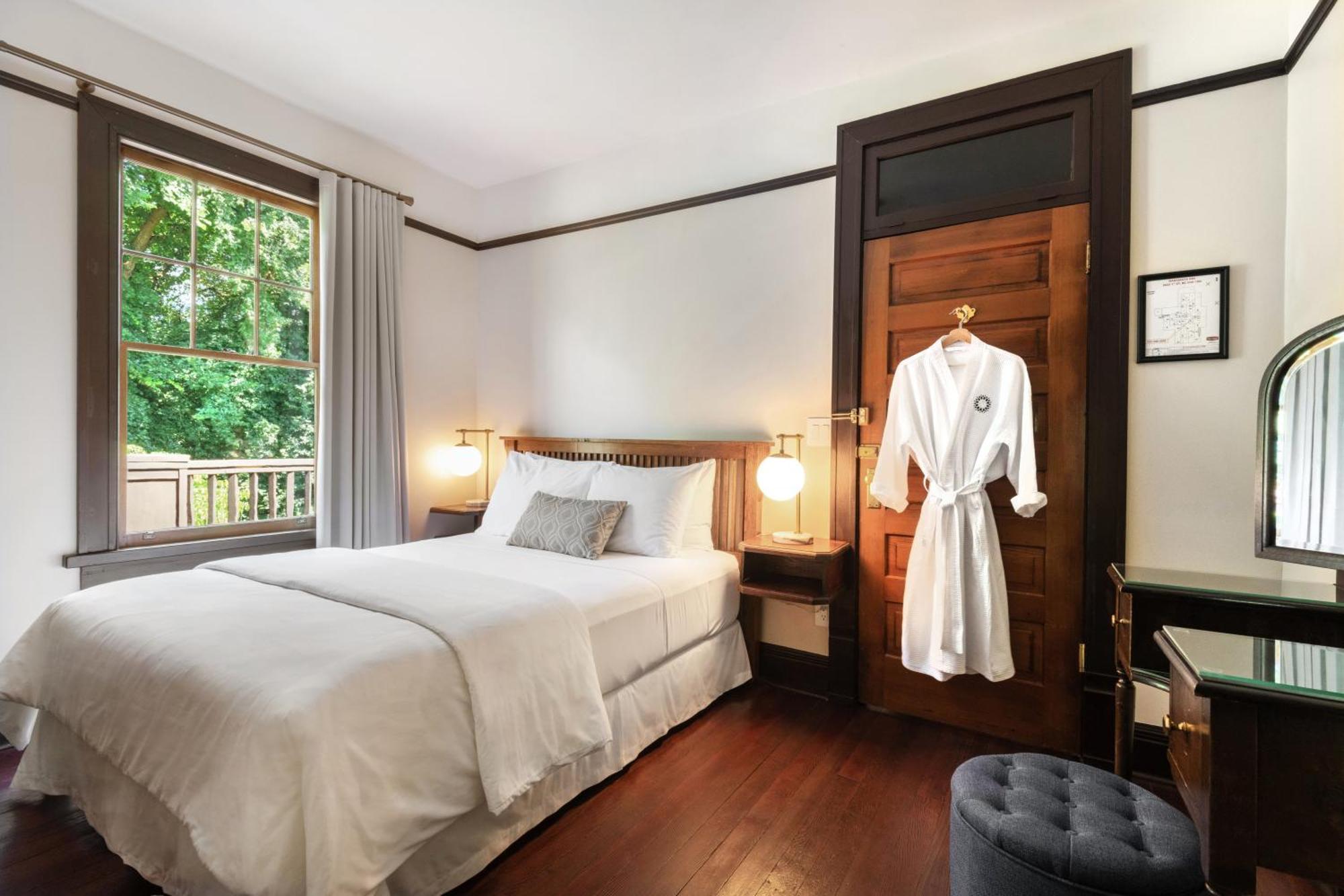 Naramata Inn Εξωτερικό φωτογραφία